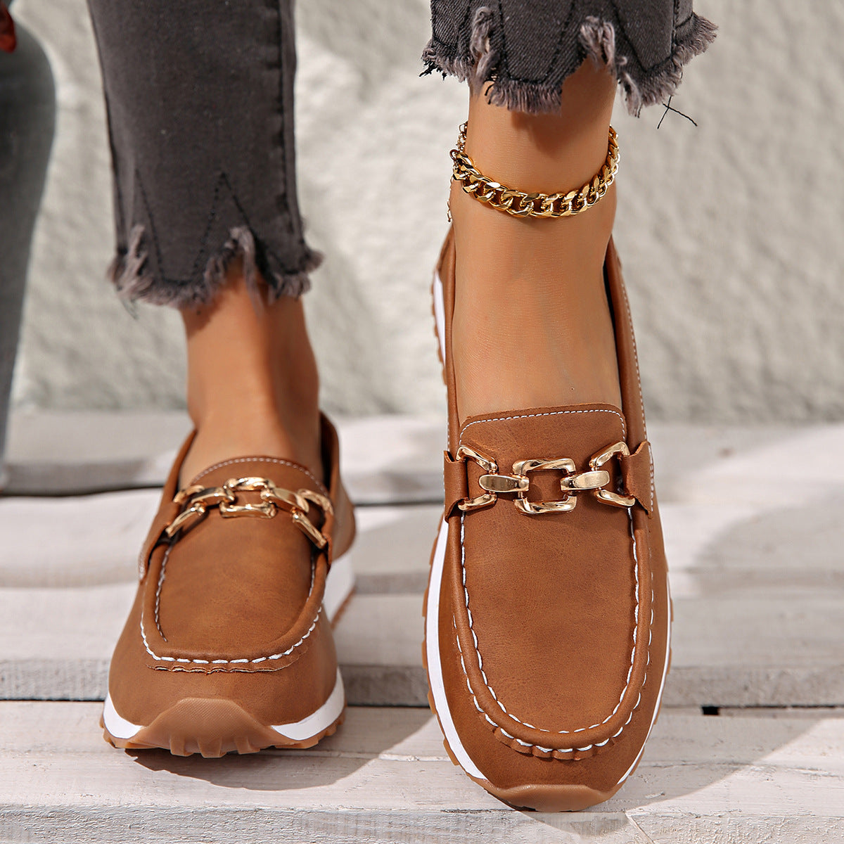 2025 Women's Plus Size Flat Loafers Metal Chain Thick-Soled Casual Shoes New Style
