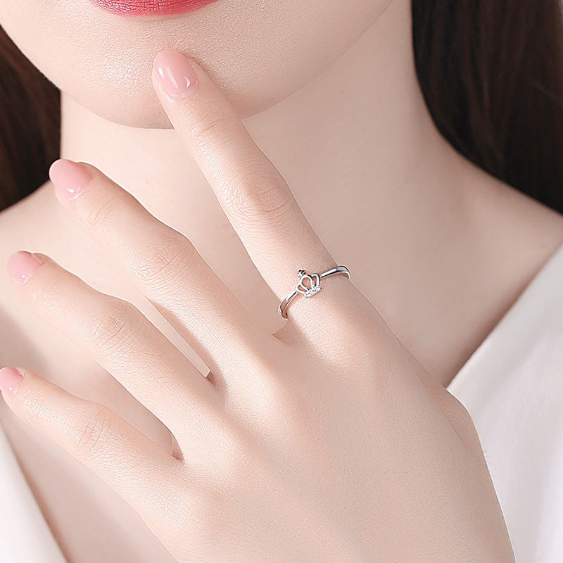 Crown Ring by Qivii