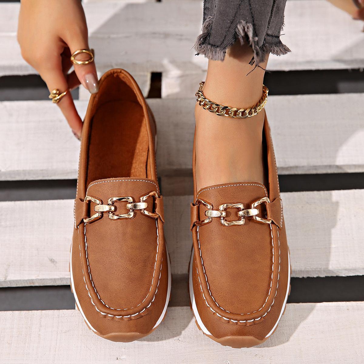 2025 Women's Plus Size Flat Loafers Metal Chain Thick-Soled Casual Shoes New Style