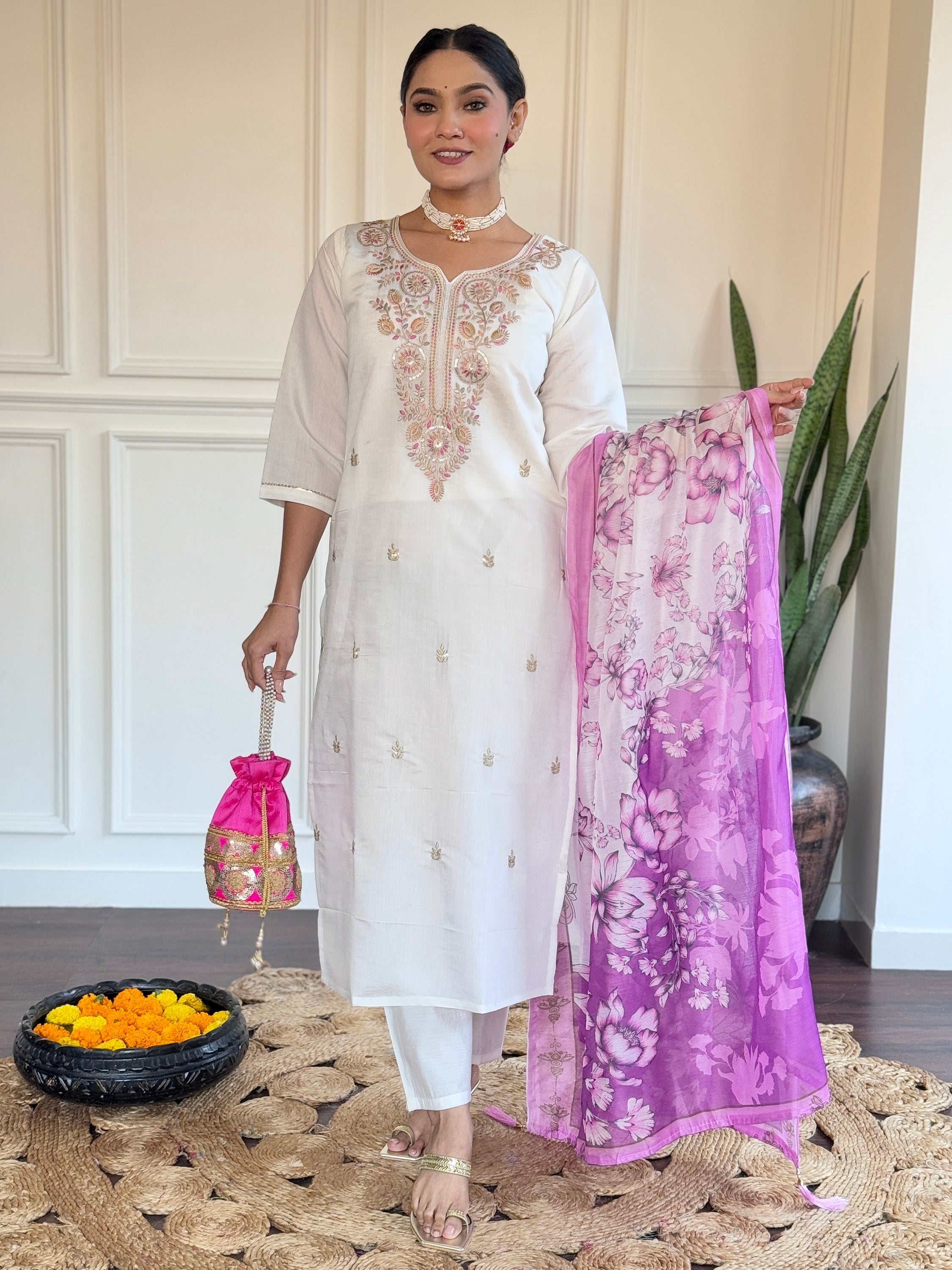 Fully stitched ensemble with matching off-white viscose pant