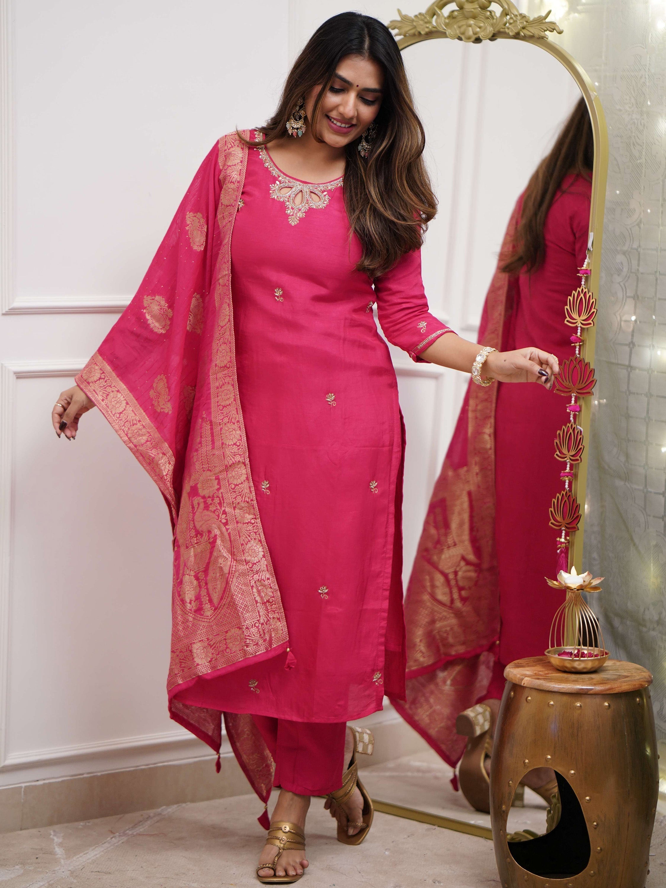 Fully stitched and available in sizes S and XXL for comfort and style