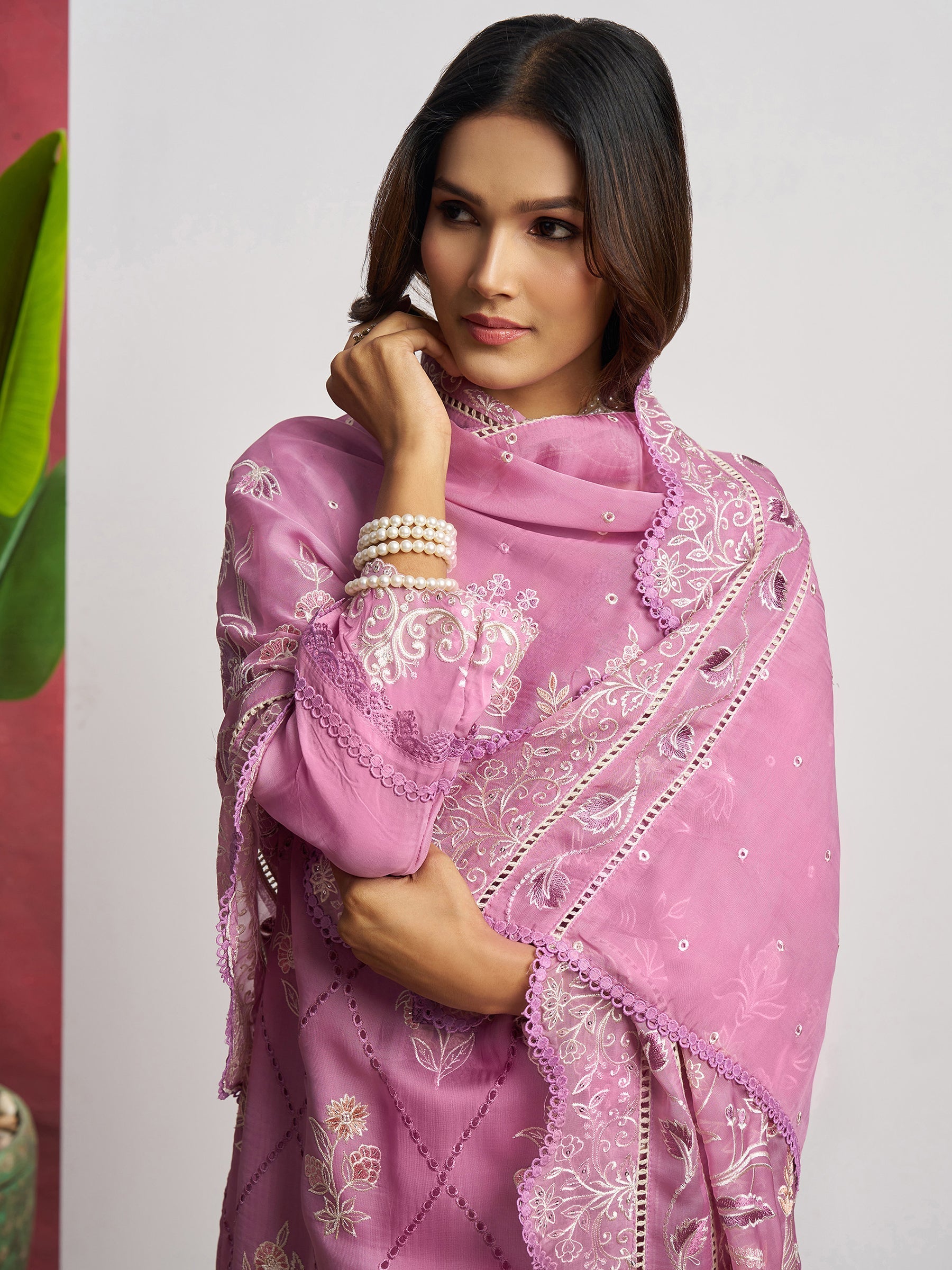 Comfortable plain rayon pants, tailored up to 42 inches for perfect fit