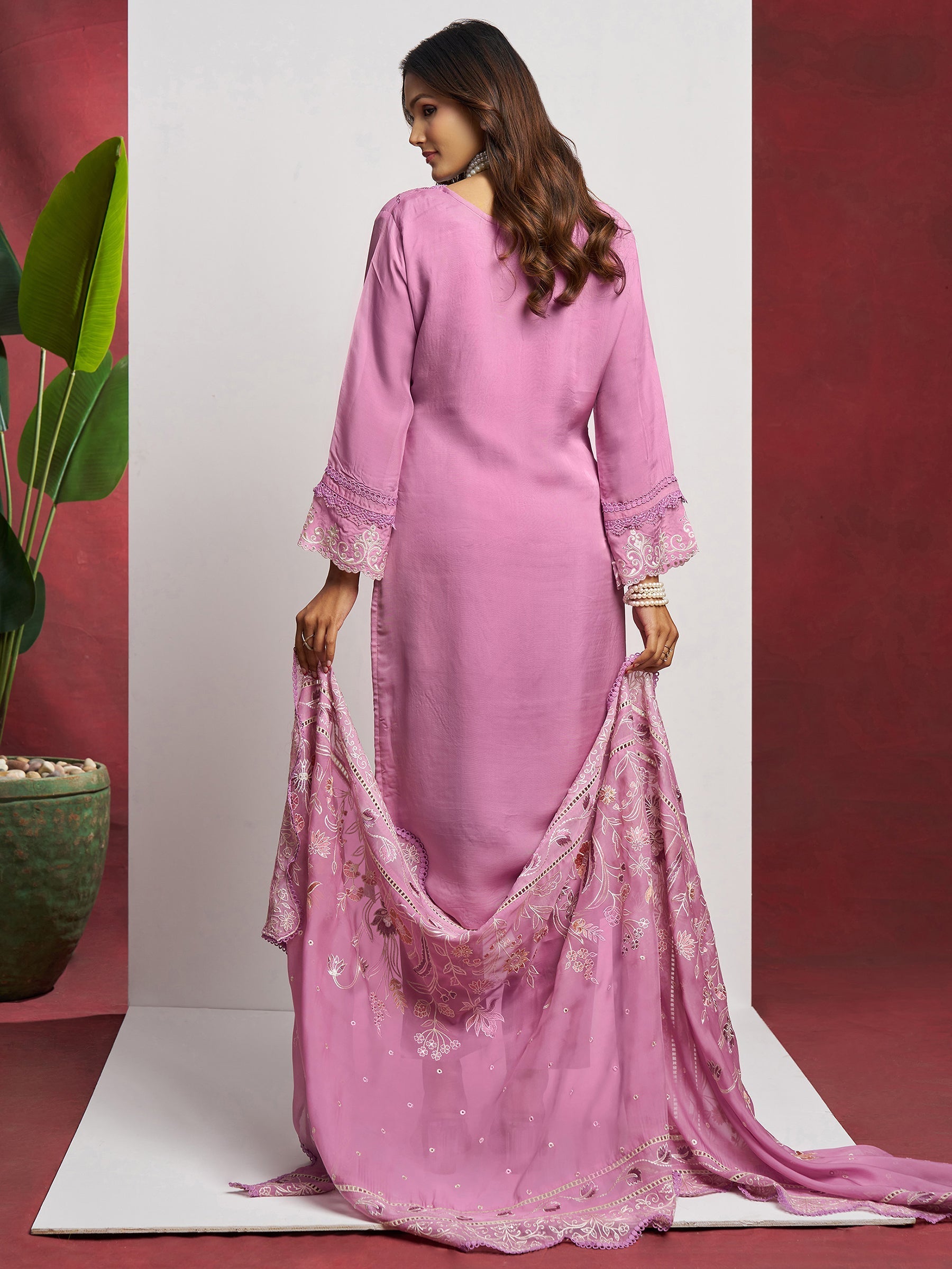 Stunning pantsuit ideal for Eid celebrations and special festive occasions