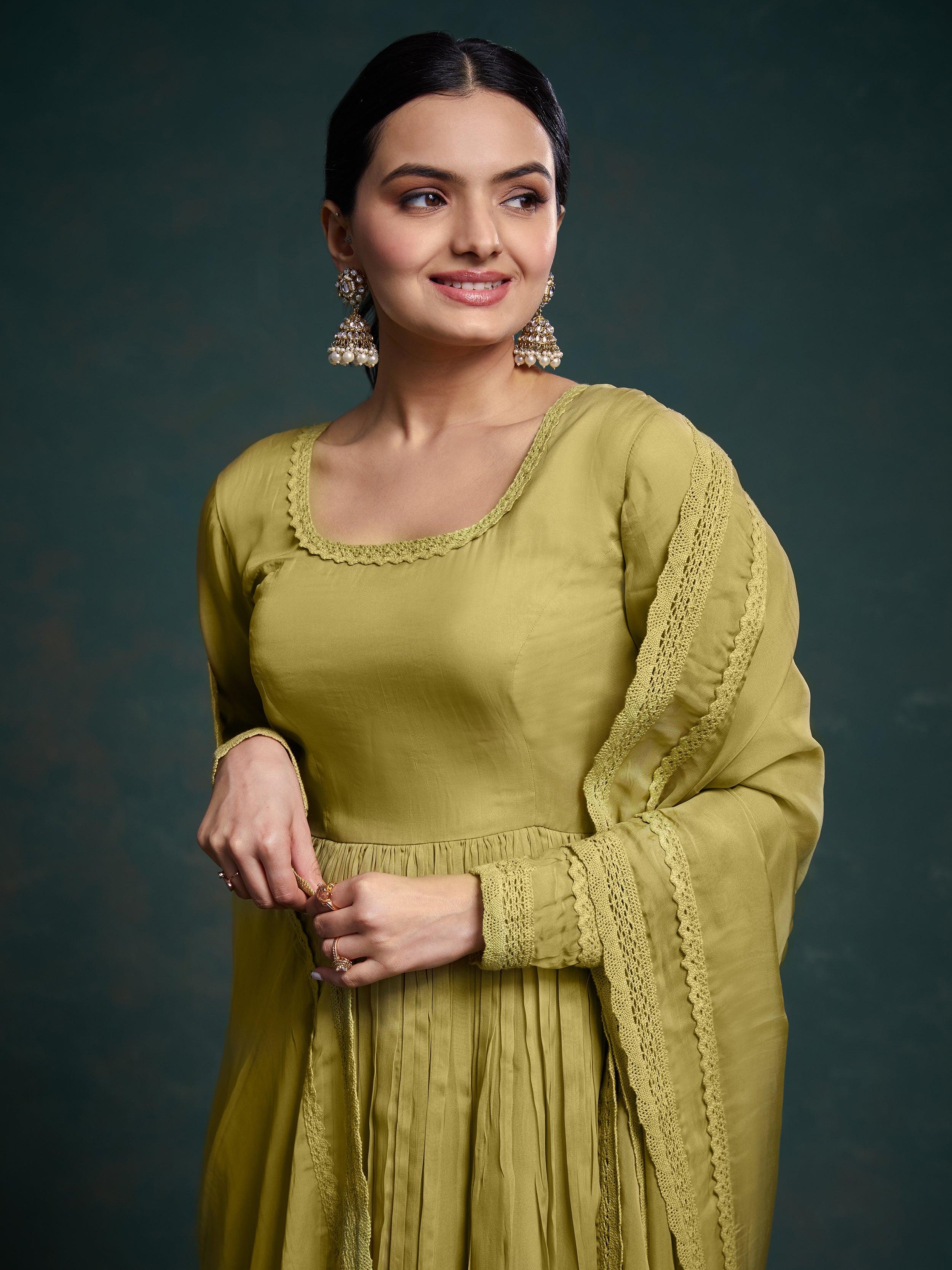 Detailed lace work adds charm to the ensemble