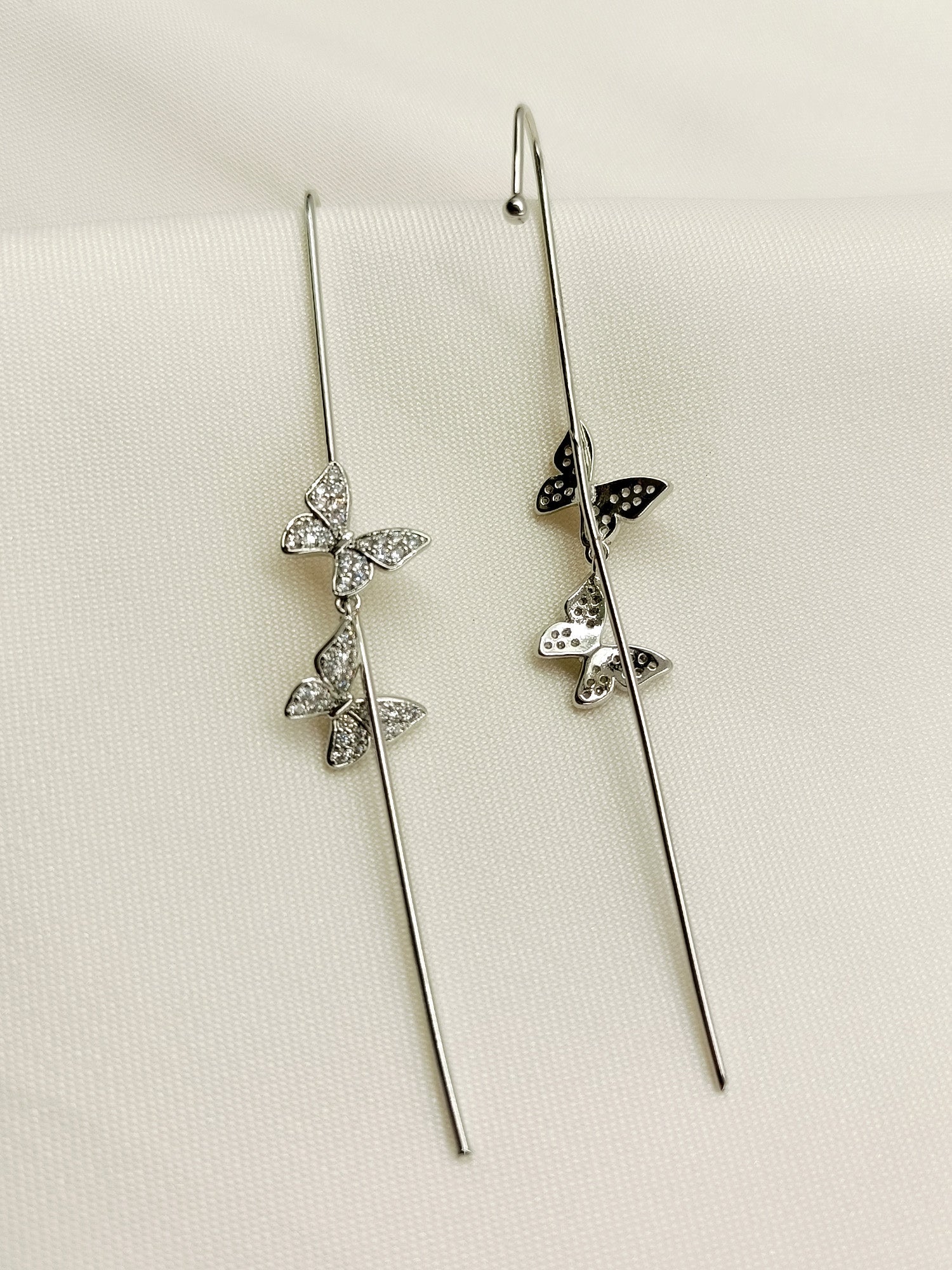 Aadita White American Diamond Earcuff