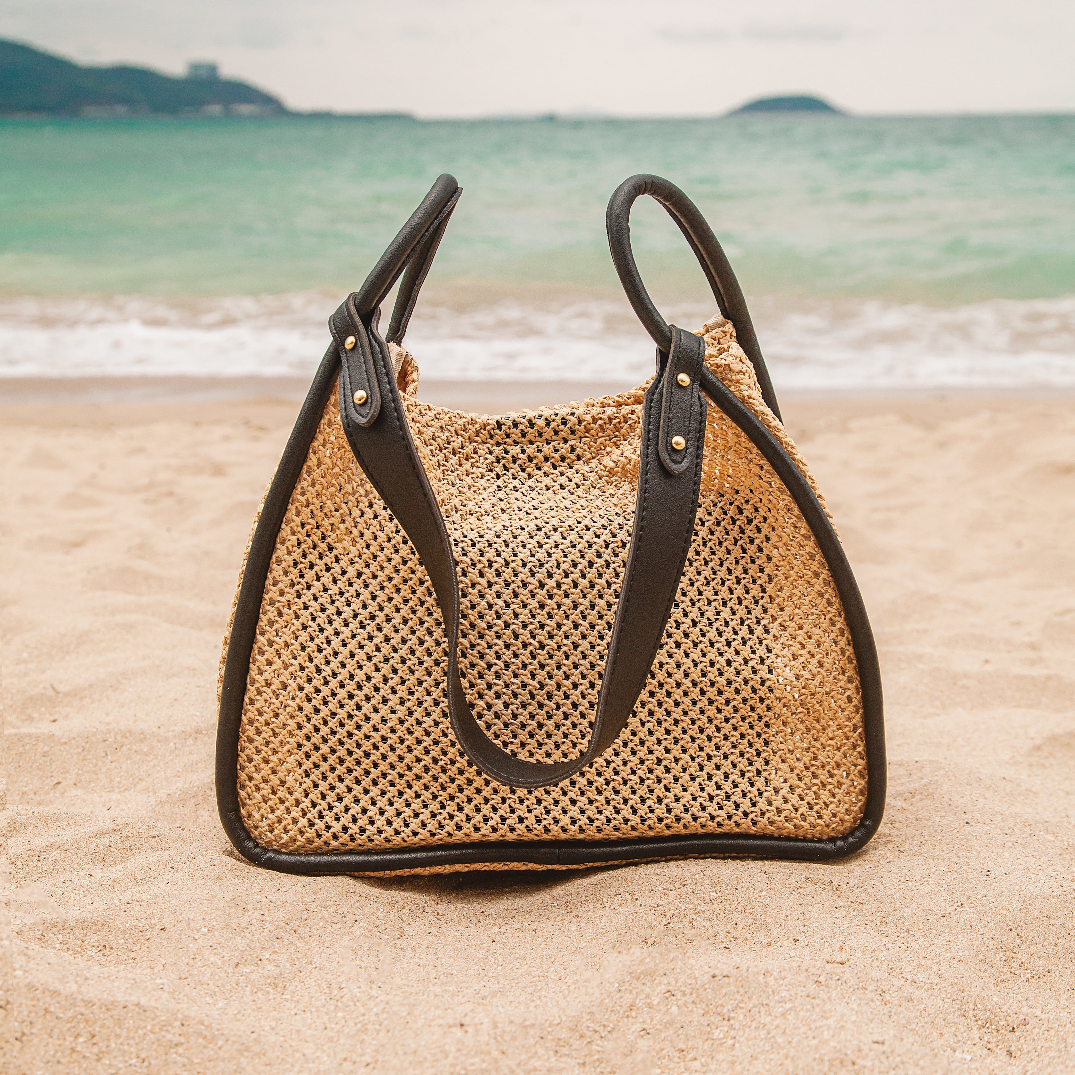 Banna | Tote Bag - By Qivii