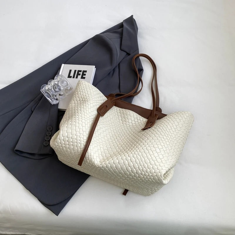 Lora | Tote Bag - By Qivii