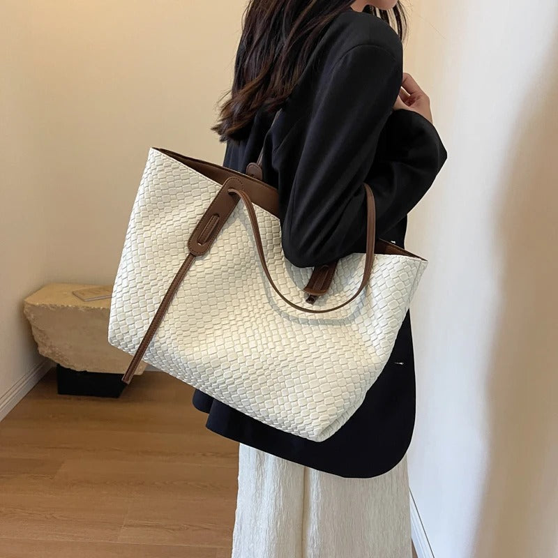 Lora | Tote Bag - By Qivii