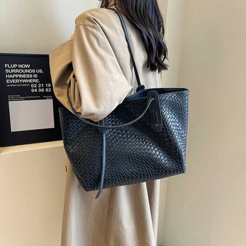 Lora | Tote Bag - By Qivii