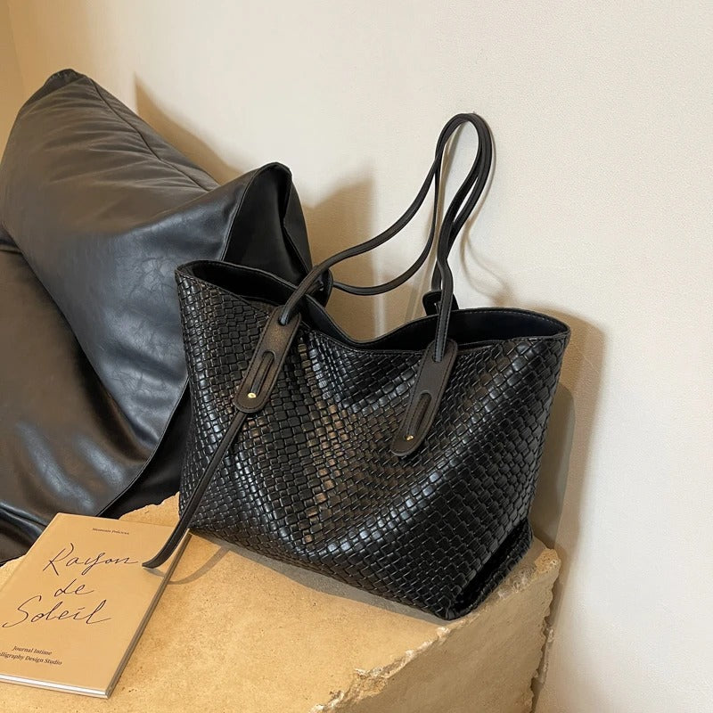 Lora | Tote Bag - By Qivii