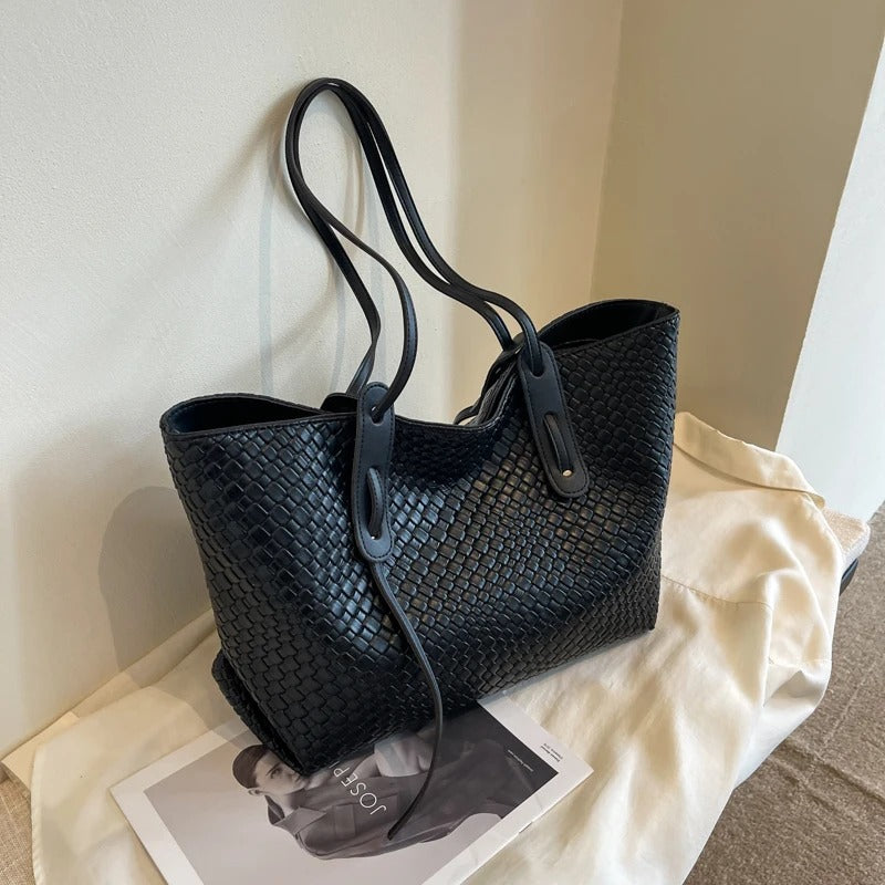 Lora | Tote Bag - By Qivii