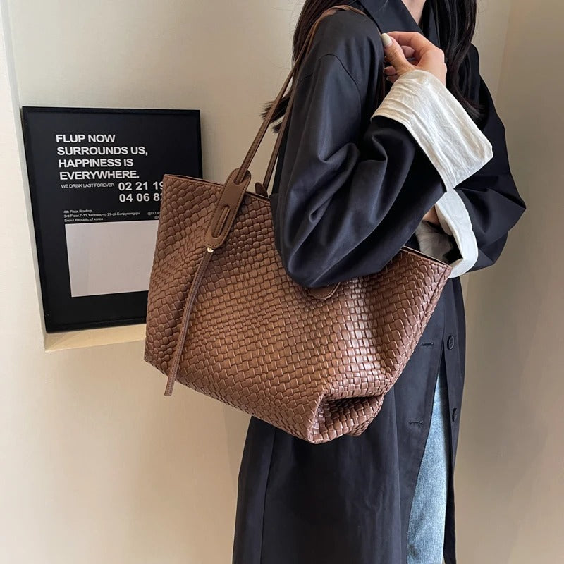 Lora | Tote Bag - By Qivii