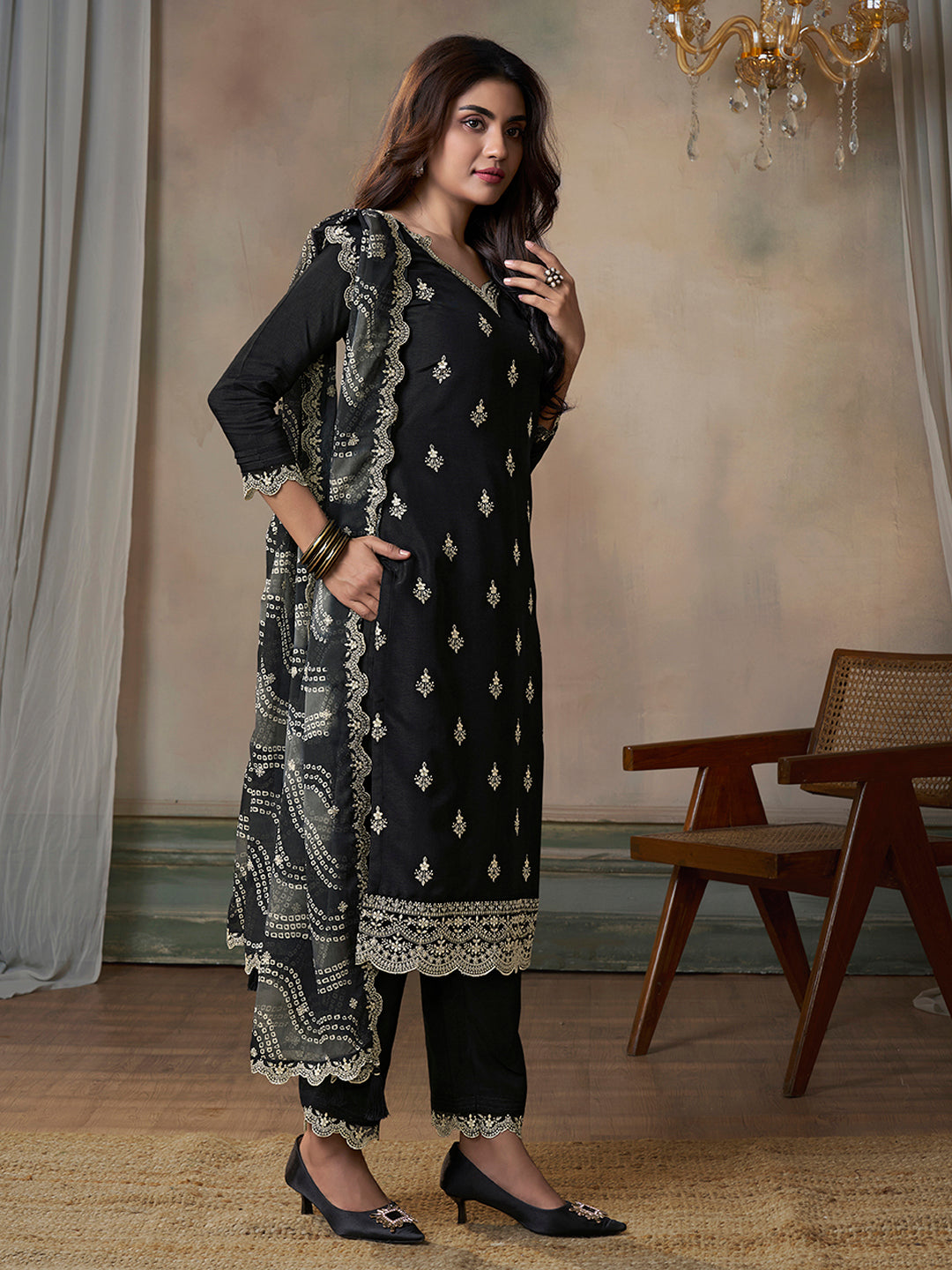 Black Cutwork Neckline Dola Silk Kurta Suit Set with Digital Print Dupatta - qivii
