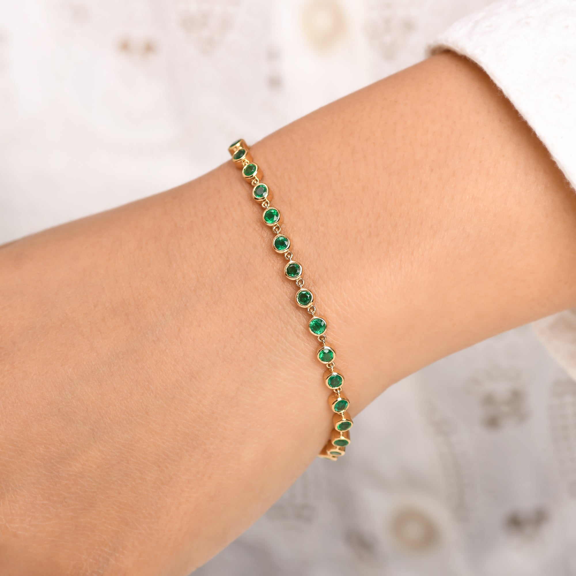 Emerald Round Link Chain Bracelet