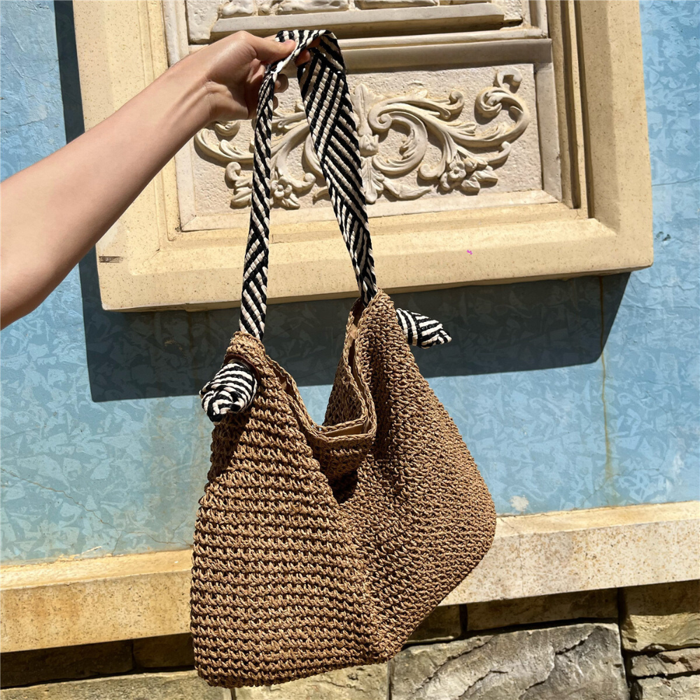 Namah | Shoulder Bag - By Qivii