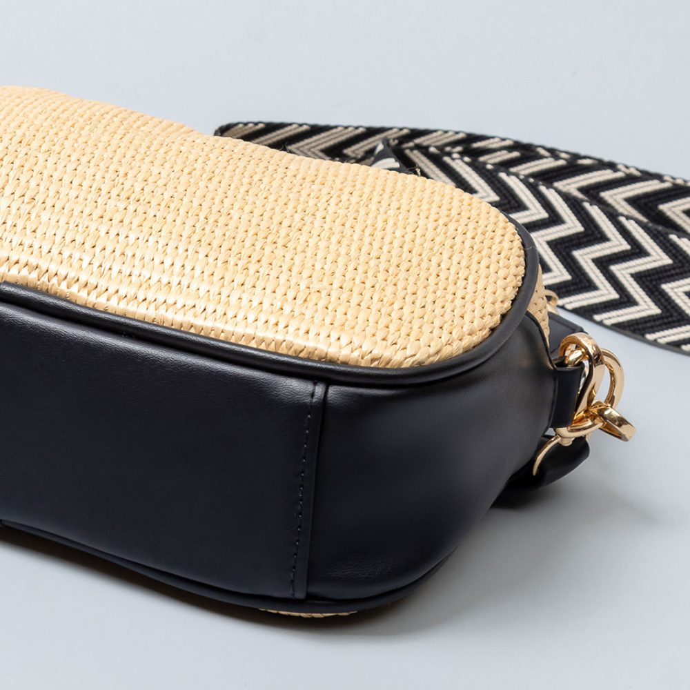 Auma | Crossbody Bag - By Qivii