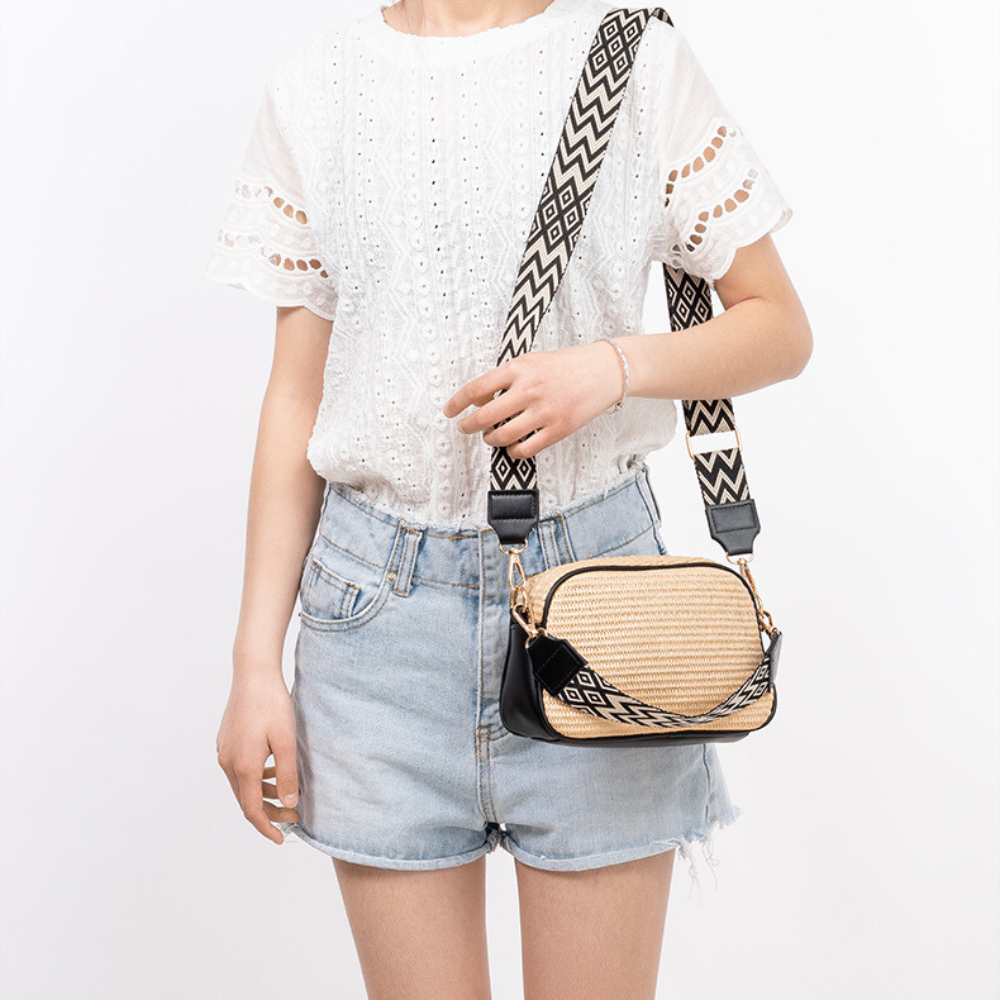 Auma | Crossbody Bag - By Qivii