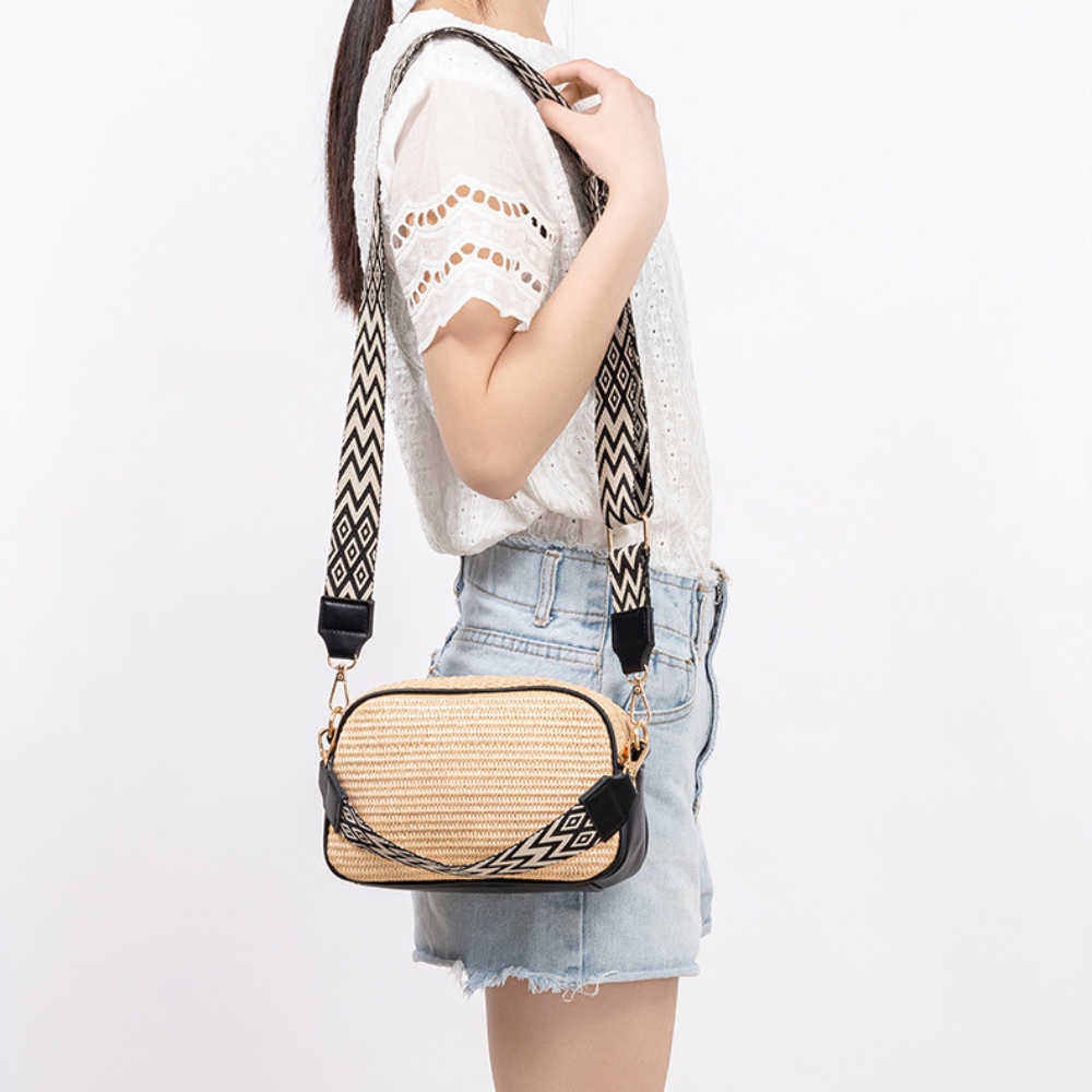 Auma | Crossbody Bag - By Qivii