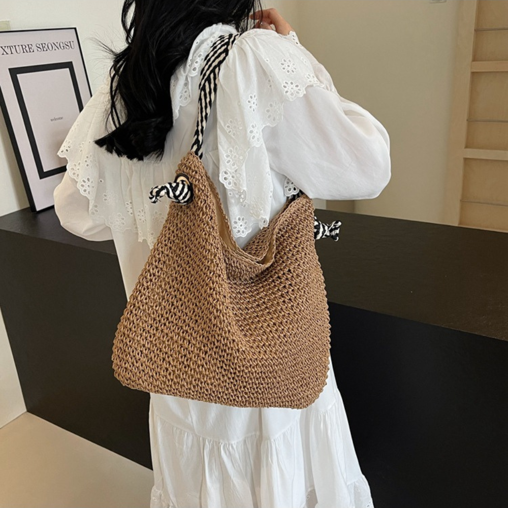 Namah | Shoulder Bag - By Qivii