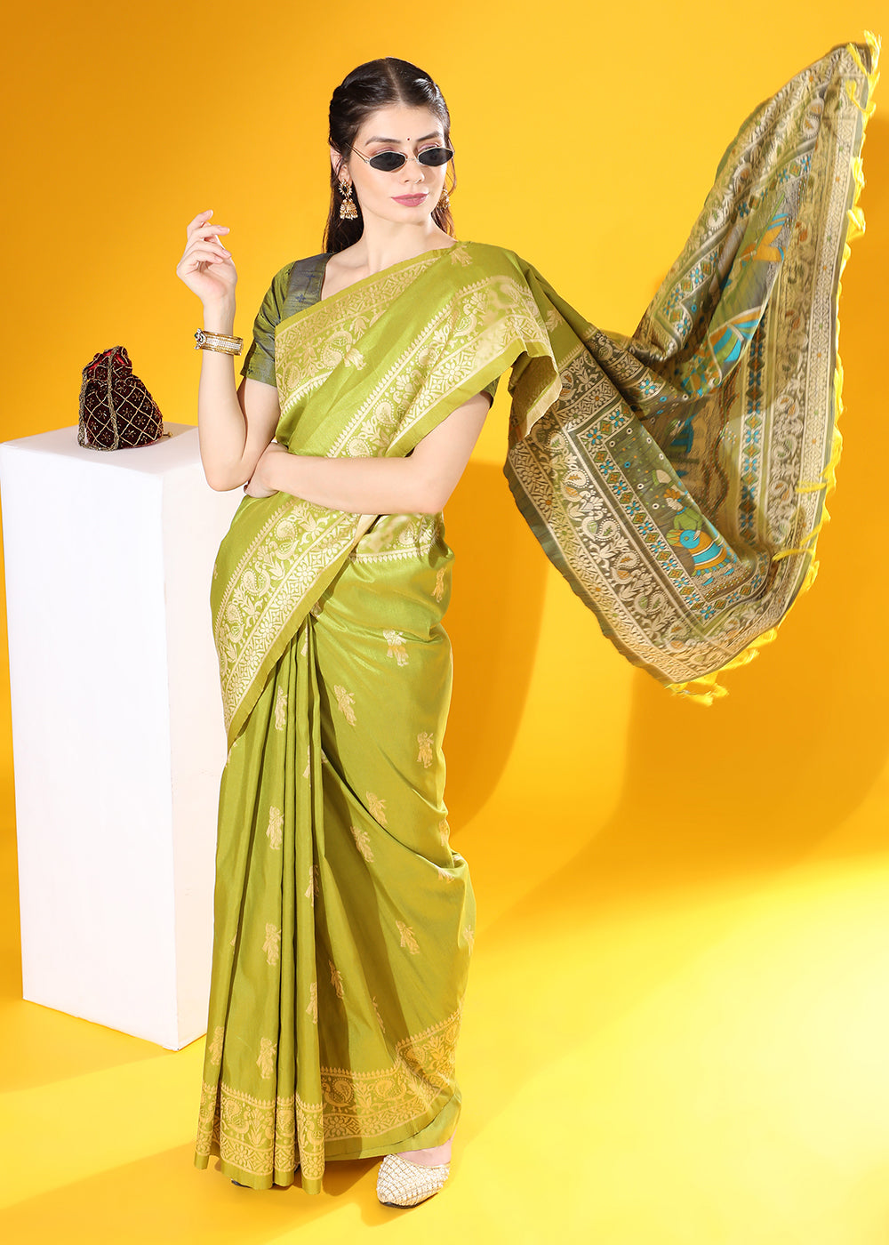 Pear Green Kalamkari Woven Handloom Raw Silk Saree - qivii