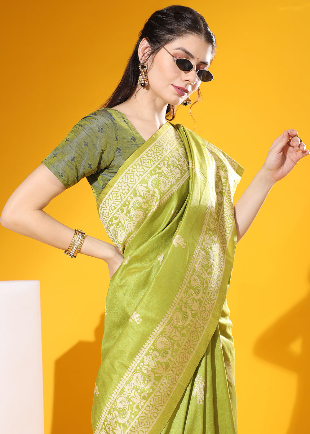 Pear Green Kalamkari Woven Handloom Raw Silk Saree - qivii