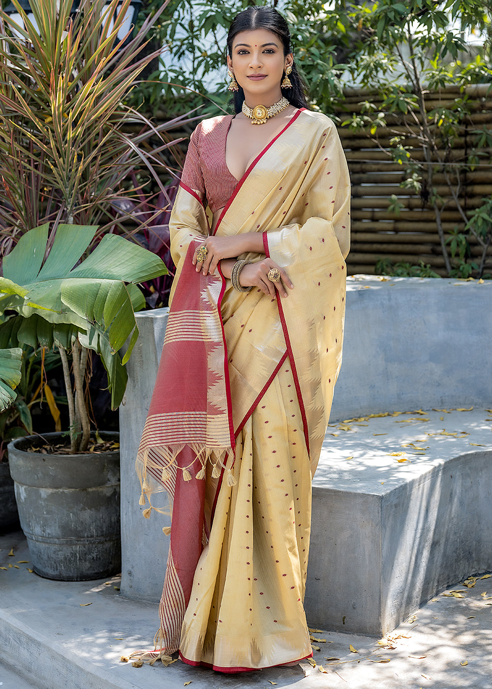 Cream White Zari Woven Triangle Border Raw Silk Saree with Butti Overall - qivii