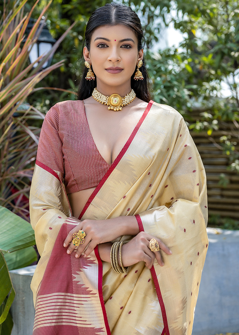 Cream White Zari Woven Triangle Border Raw Silk Saree with Butti Overall - qivii