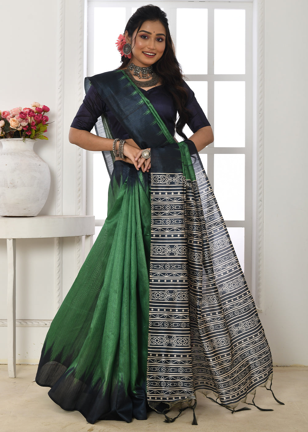 Shamrock Green Tussar Silk Temple Print Saree - qivii