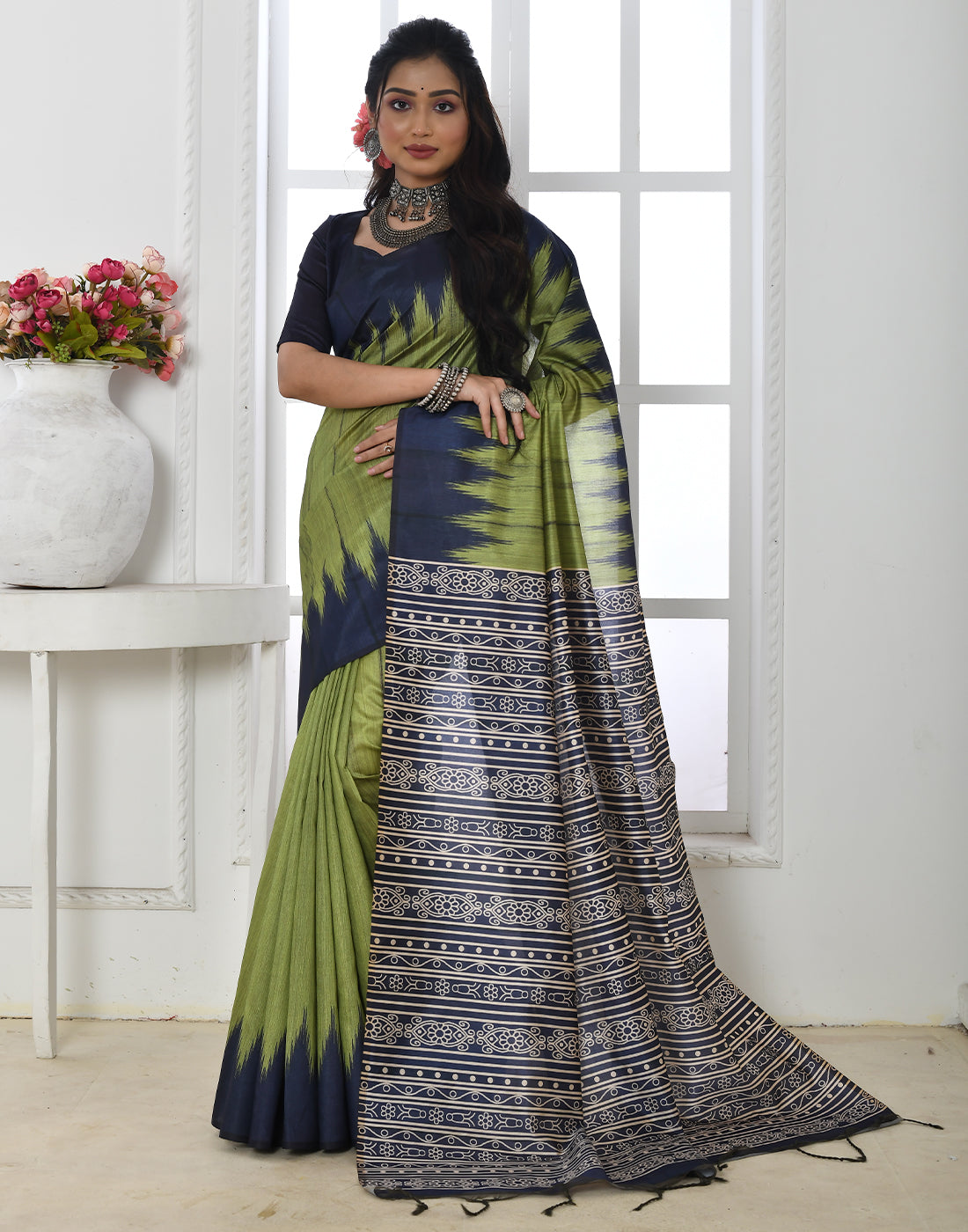 Avocado Green Tussar Silk Temple Print Saree - qivii