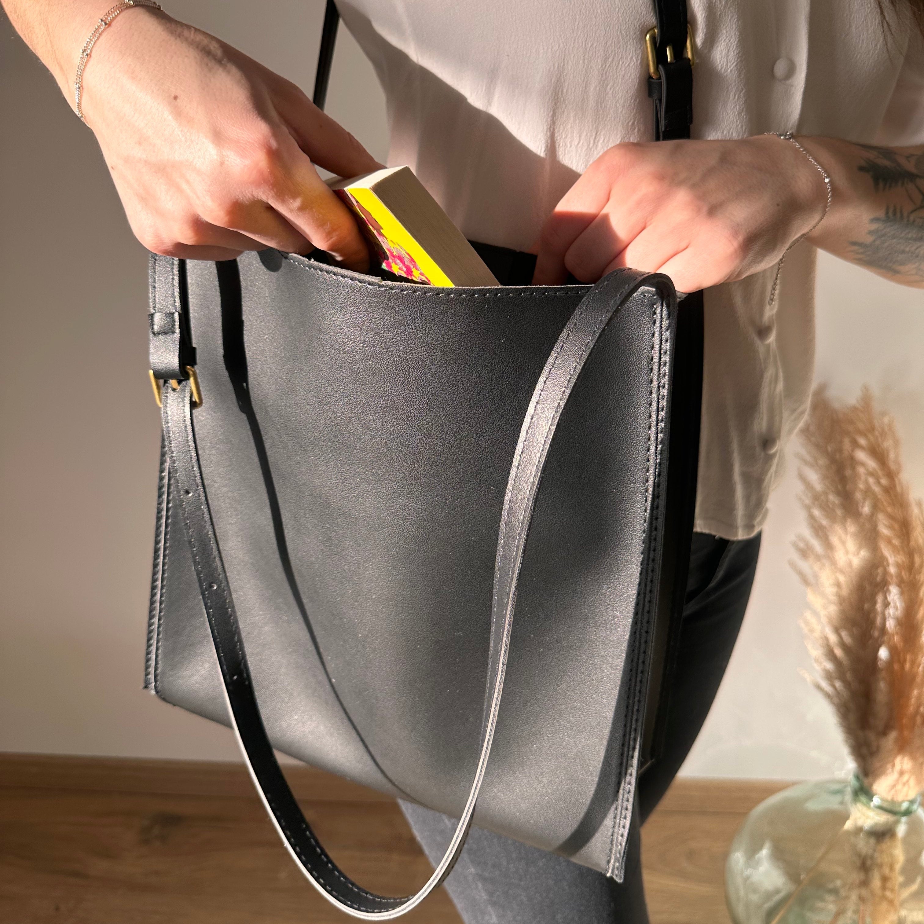 Riva | Tote Bag - By Qivii