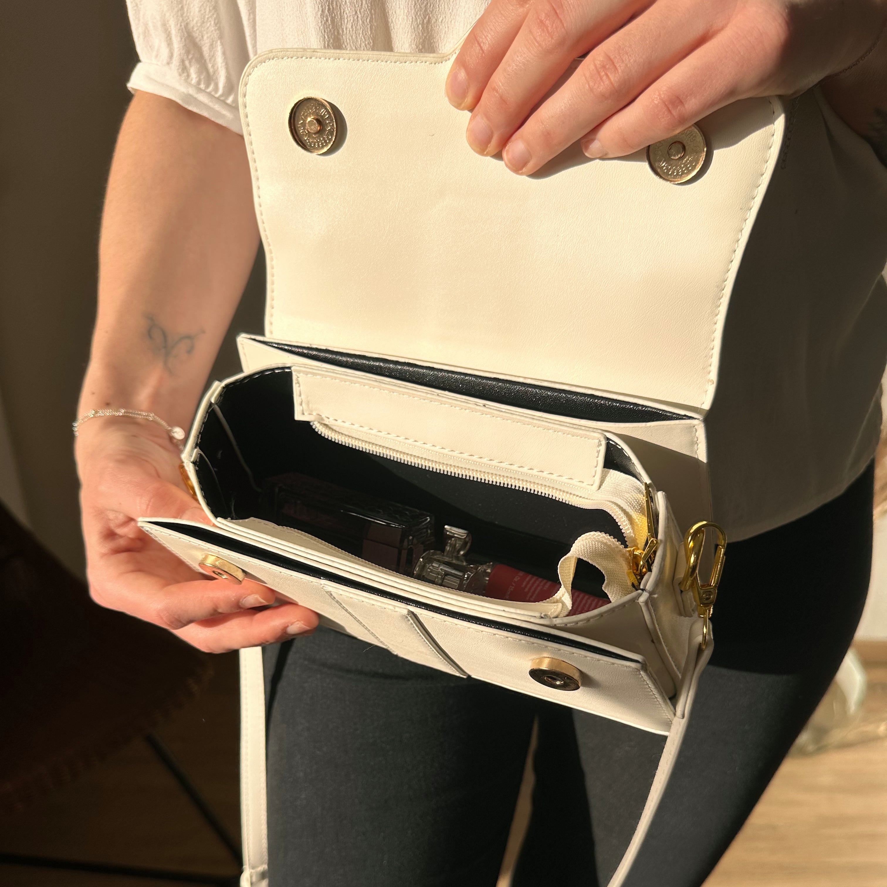 Arlisse | Crossbody Bag - By Qivii