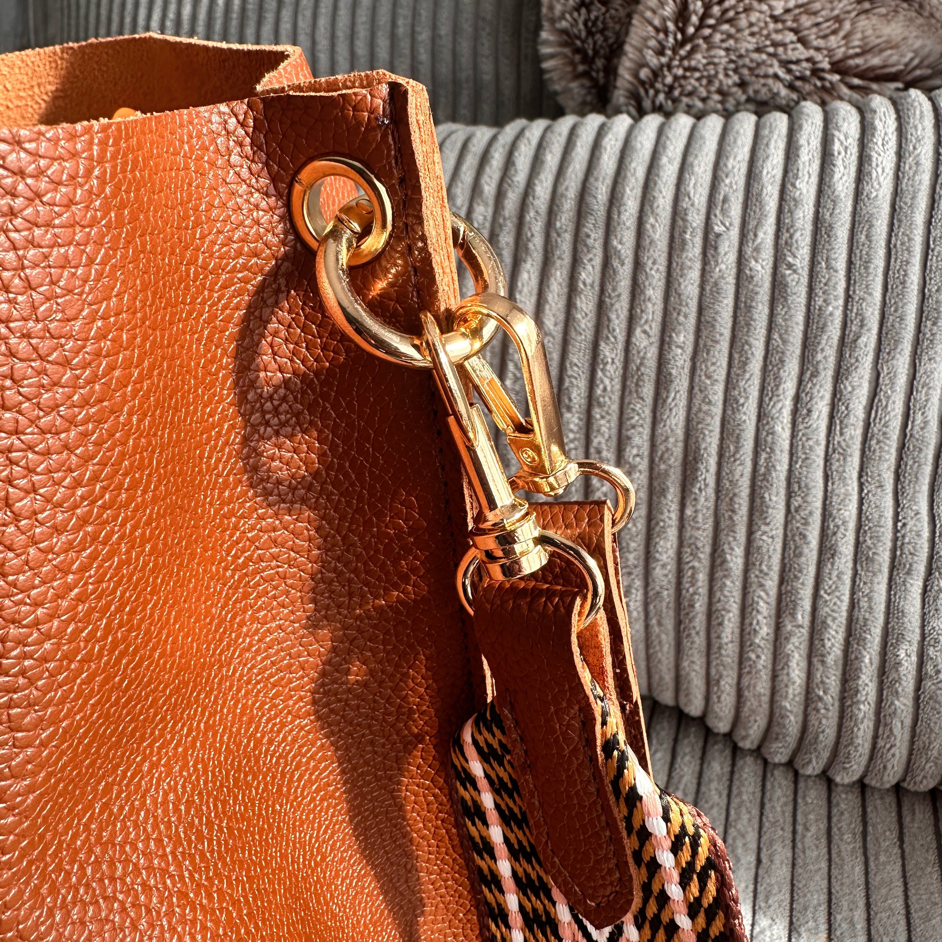 Montelise | Crossbody Bucket Bag - By Qivii