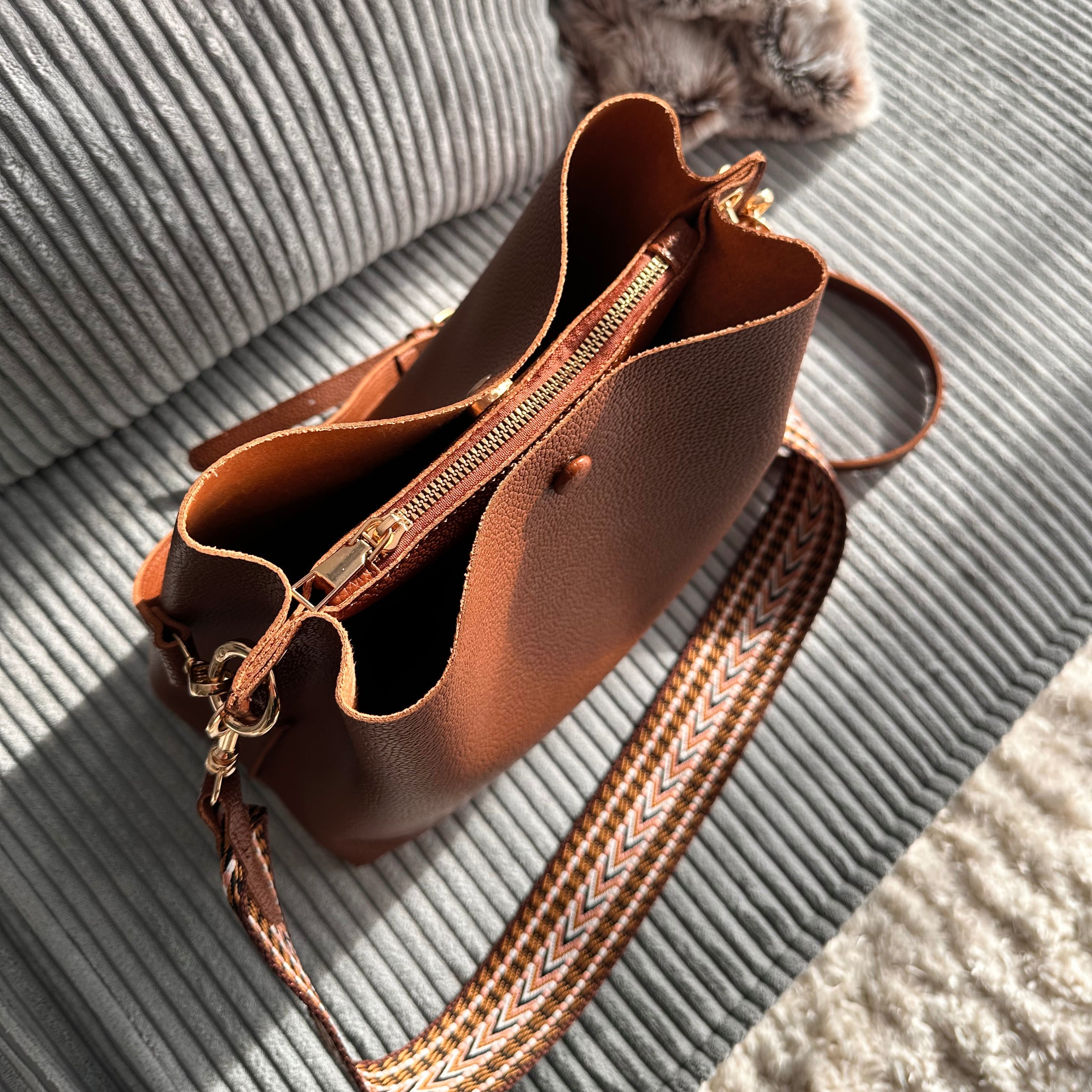 Montelise | Crossbody Bucket Bag - By Qivii