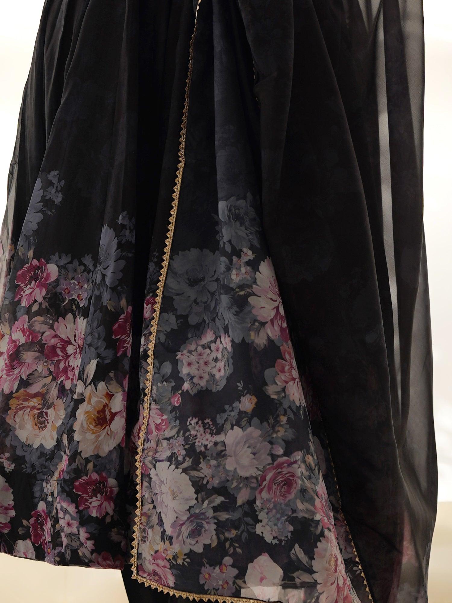 Slight color variation may occur due to photographic reasons