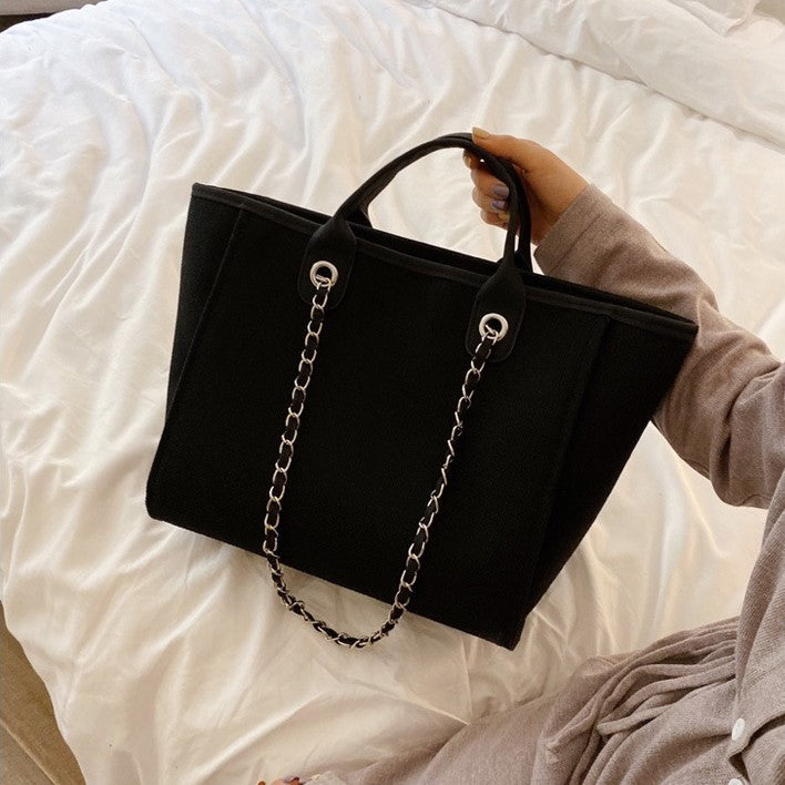 Fulla | Tote Bag - By Qivii