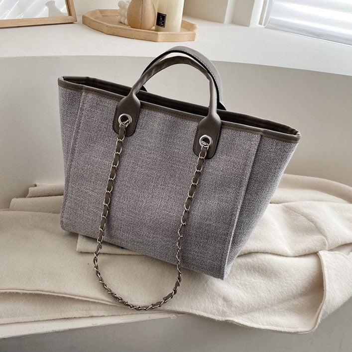 Fulla | Tote Bag - By Qivii