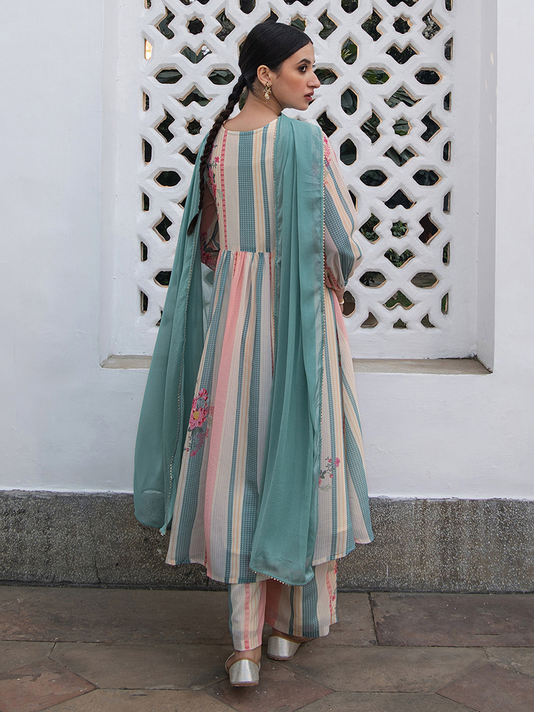 Cream Georgette Floral Embroidered A-Line Kurta Set - qivii