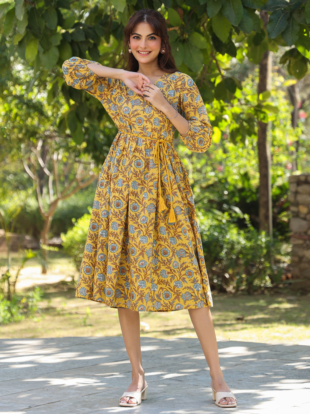 Yellow Pure Cotton Floral Printed A-line Dress - qivii
