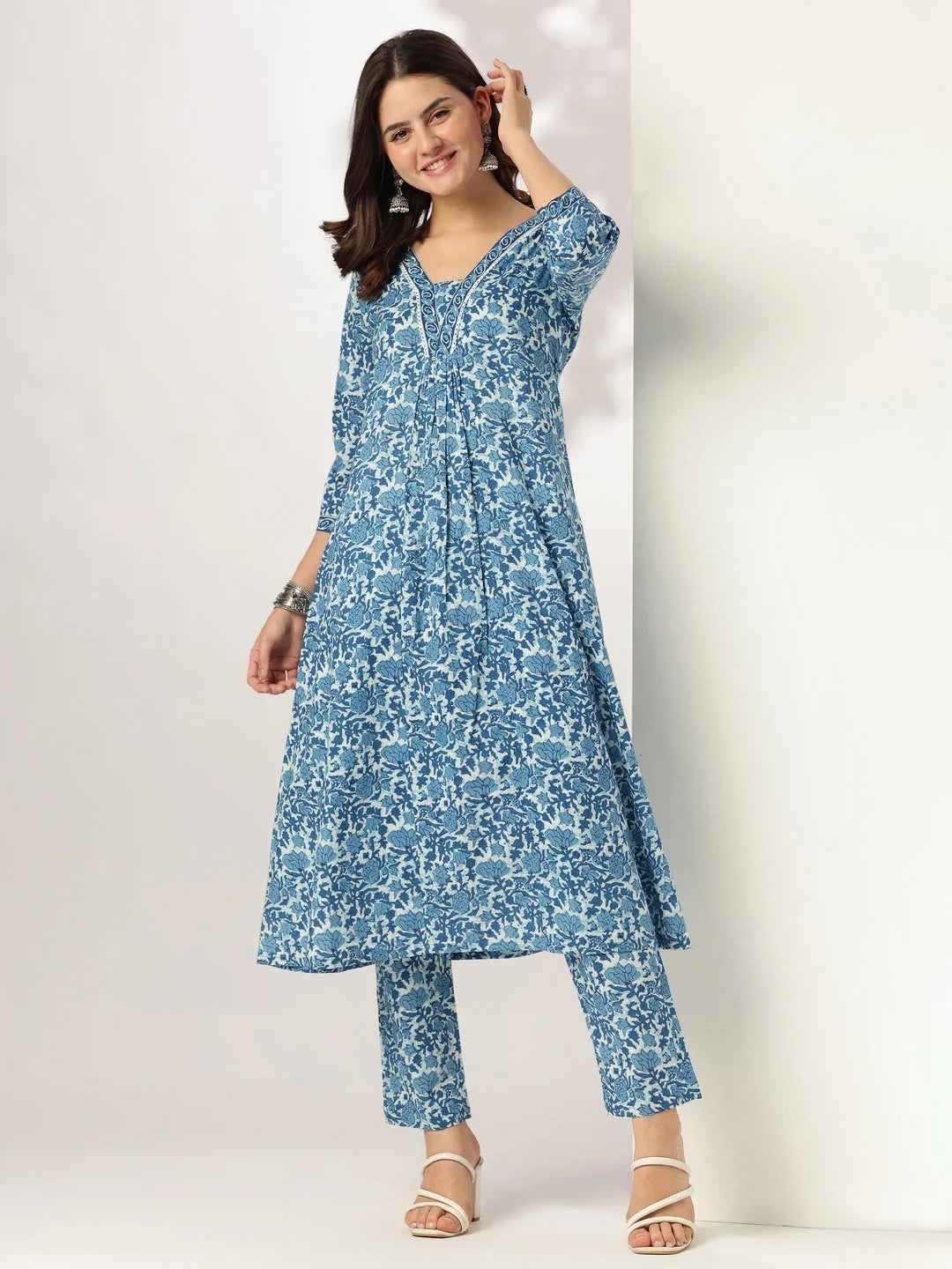 Janasya Women's Indigo Pure Cotton Floral Printed A-line Kurta Pant Set