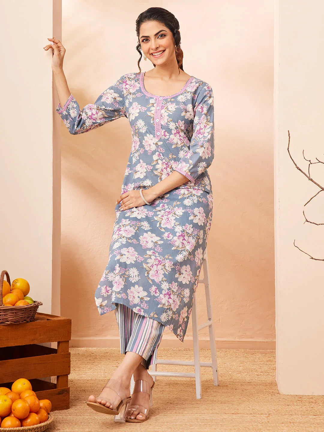 Janasya Women's Grey Pure Cotton Floral Printed Straight Kurta With Pant Set
