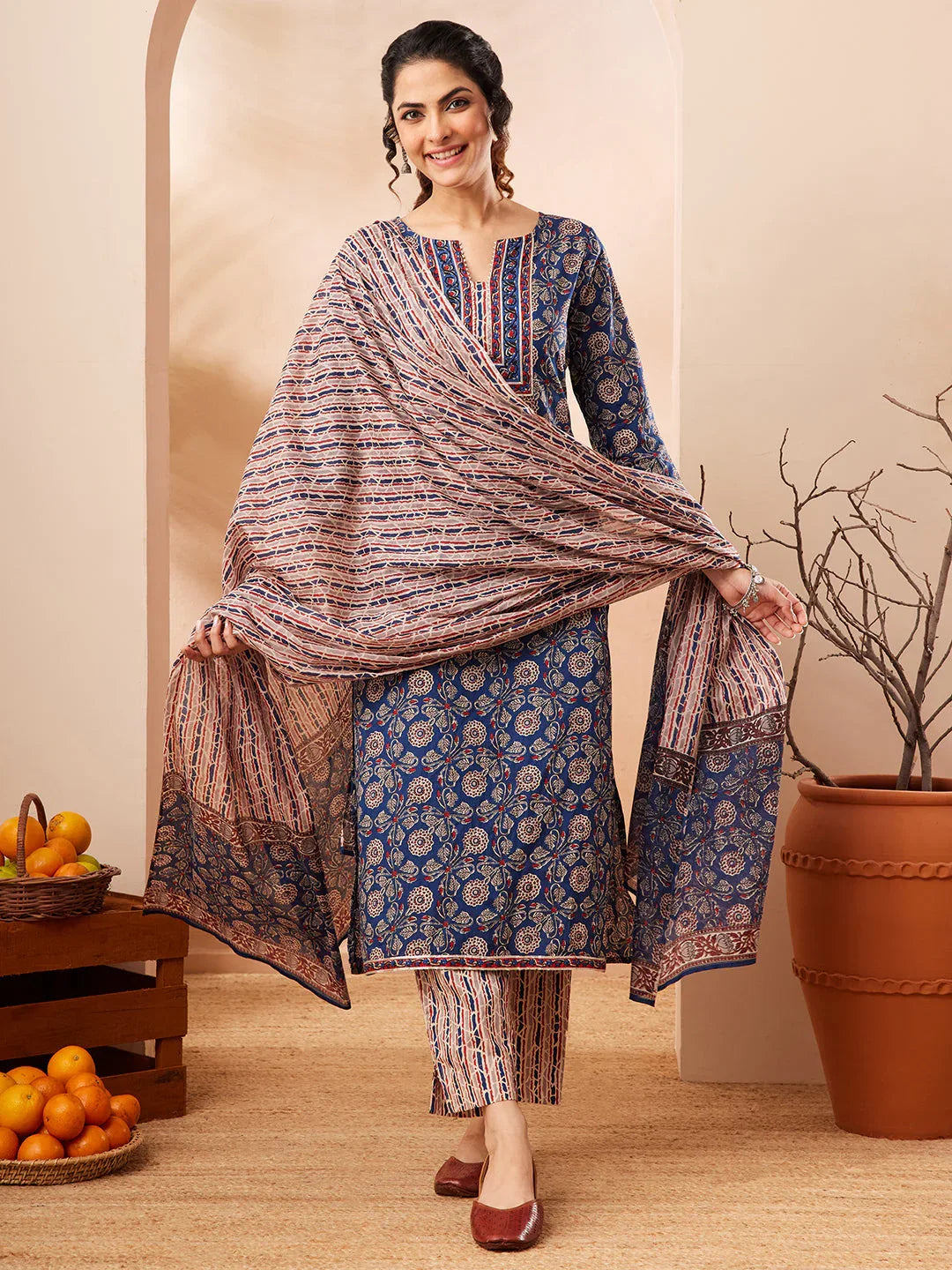 Janasya Women's Blue Pure Cotton Floral Printed Straight Kurta Set