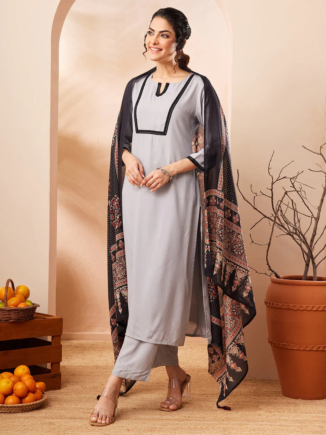 Janasya Women's Grey Rayon Solid Straight Kurta Set