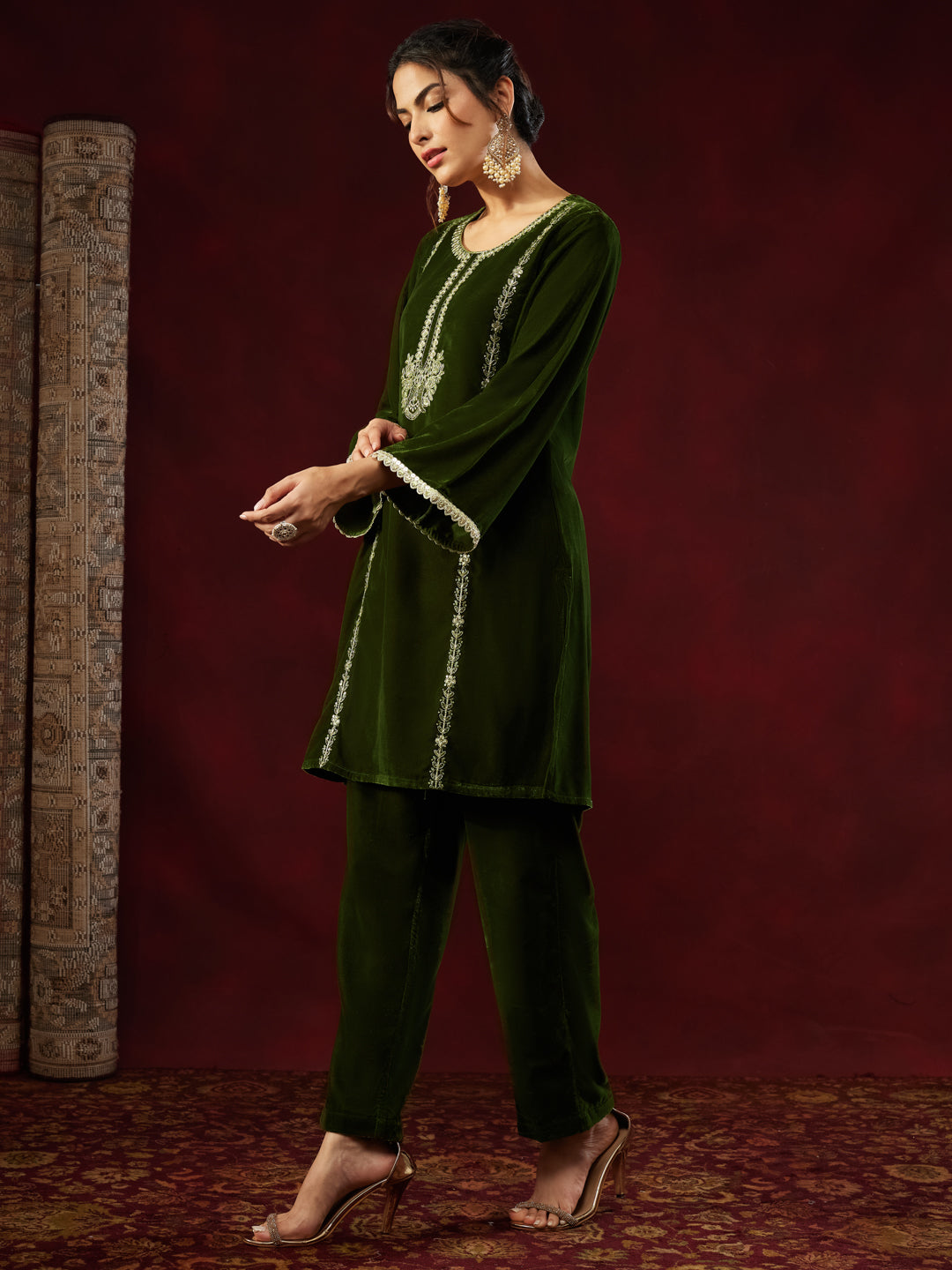 Janasya Women's Olive Green Velvet Zari Embroidered Straight Co-ord Set