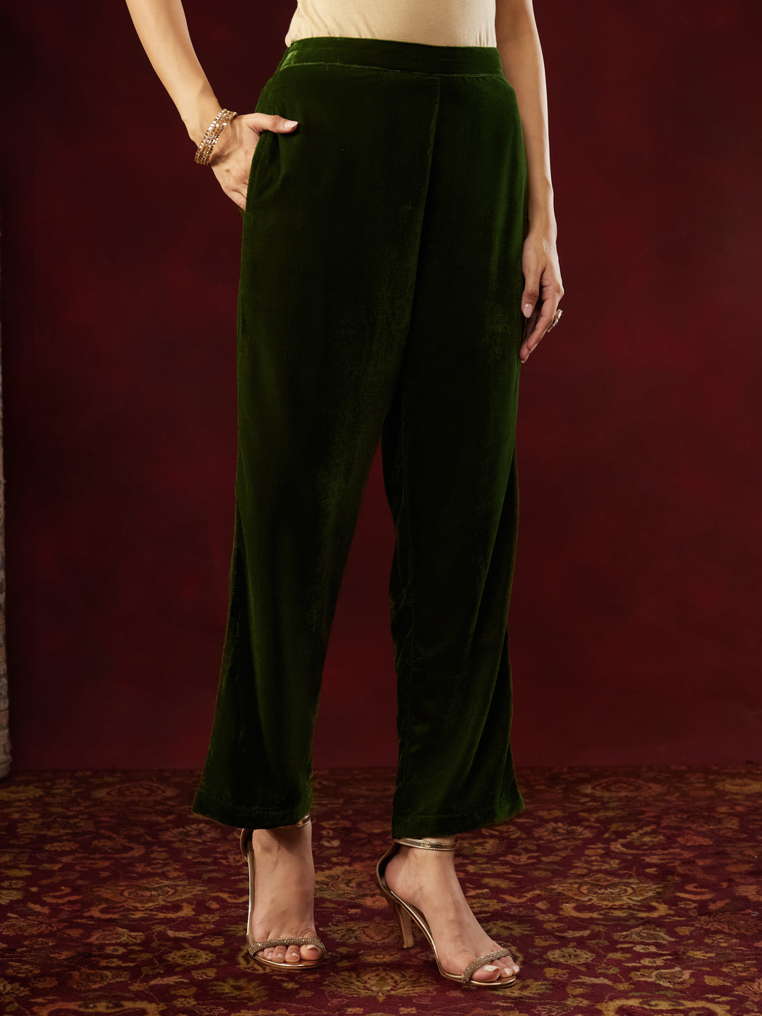 Janasya Women's Olive Green Velvet Zari Embroidered Straight Co-ord Set