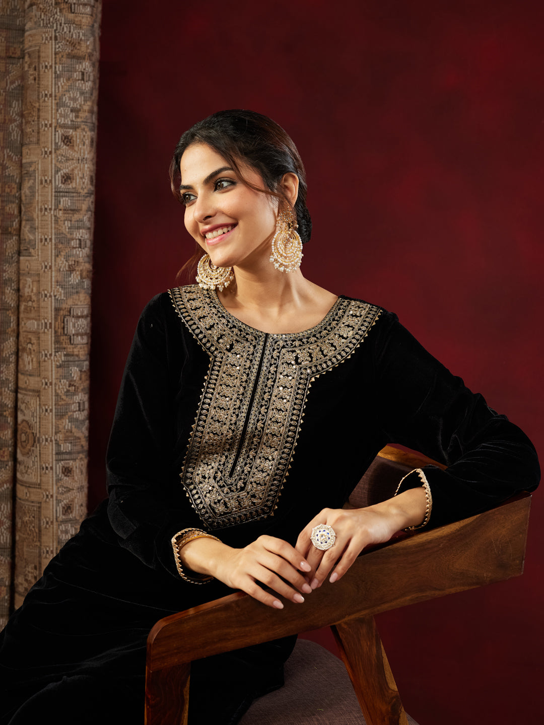 Janasya Women's Black Velvet Zari Yoke Embroidered Straight Co-ord Set