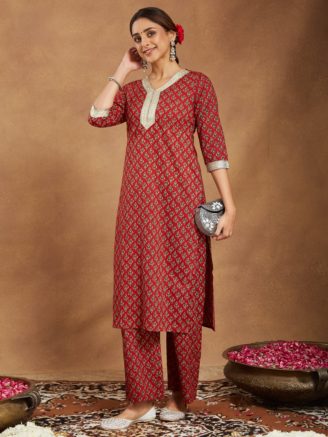 Janasya Women's Maroon Pure Cotton Embellished Floral Printed Straight Kurta With Pant Set - qivii
