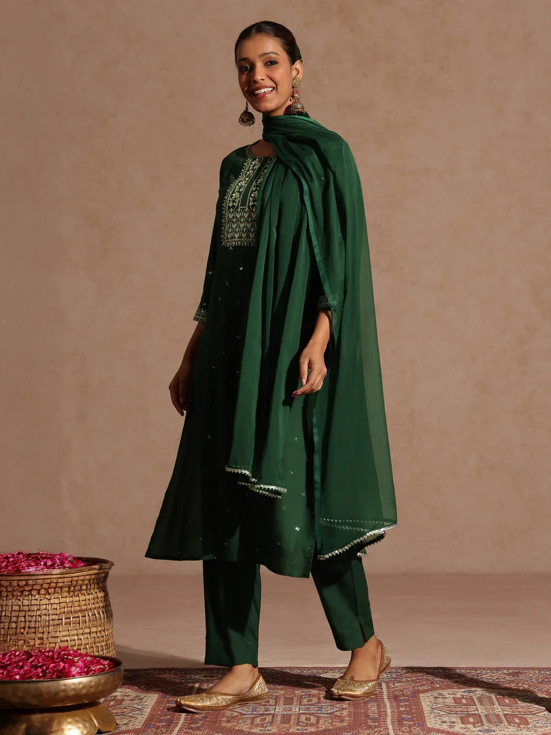 Janasya Women's Green Rayon Yoke Embroidered Sequinned Straight Kurta Set With Dupatta