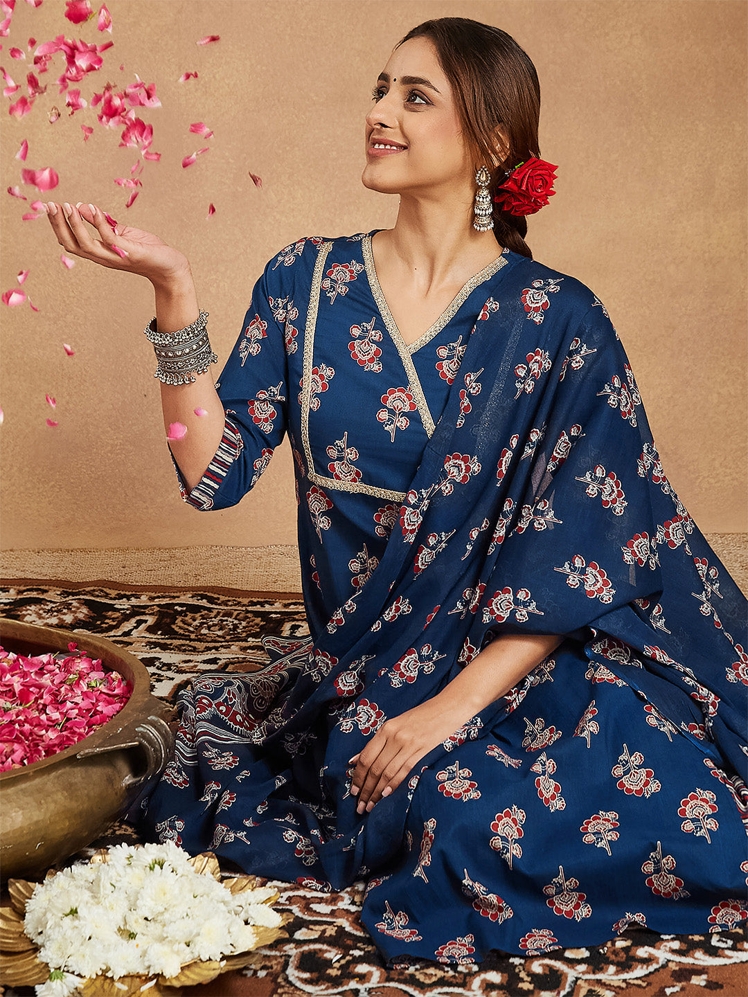 Janasya Women's Blue Pure Cotton Floral Printed Straight Kurta Set