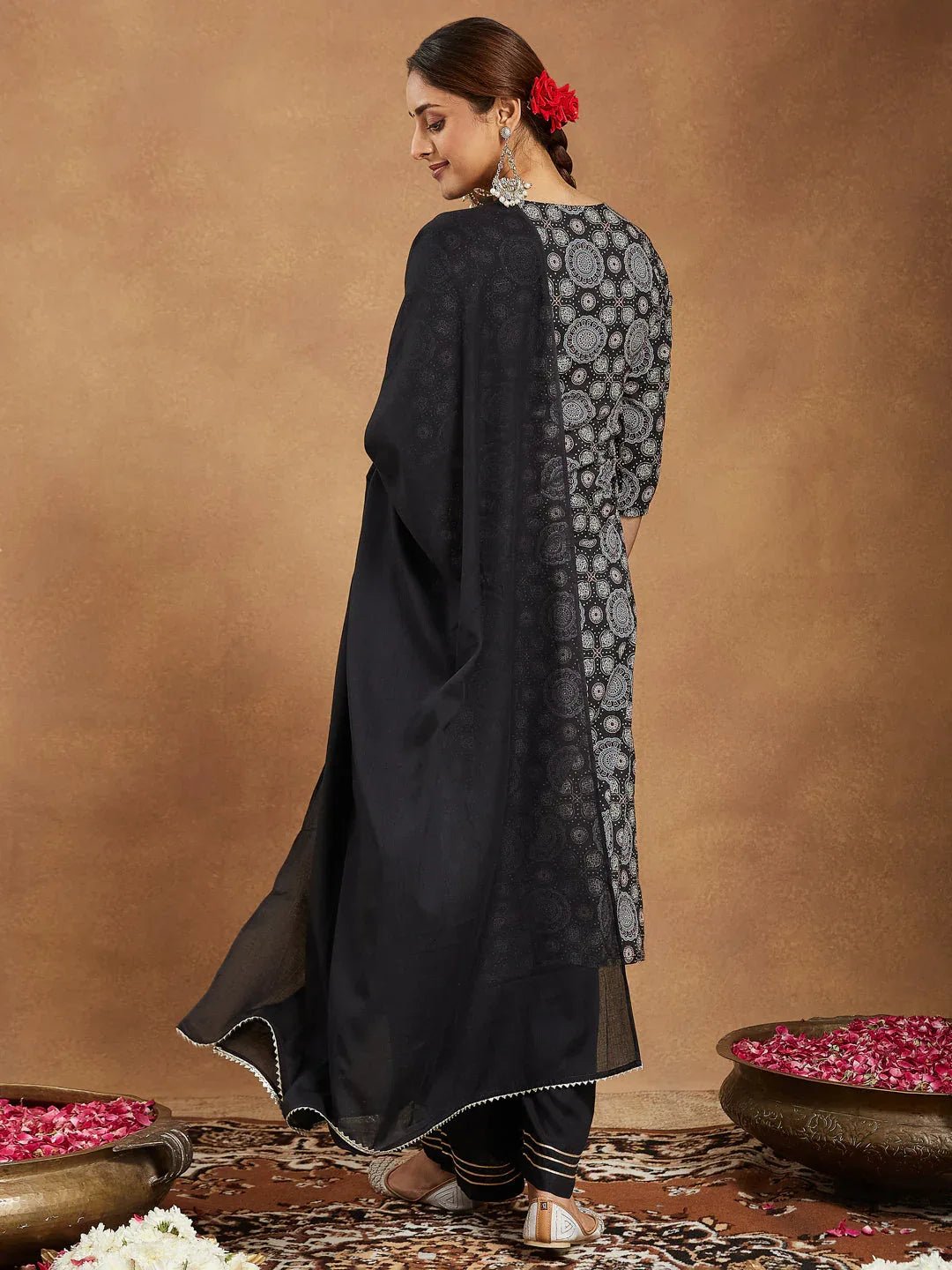 Janasya Women's Black Pure Cotton Ajrakh Printed Straight Kurta Set