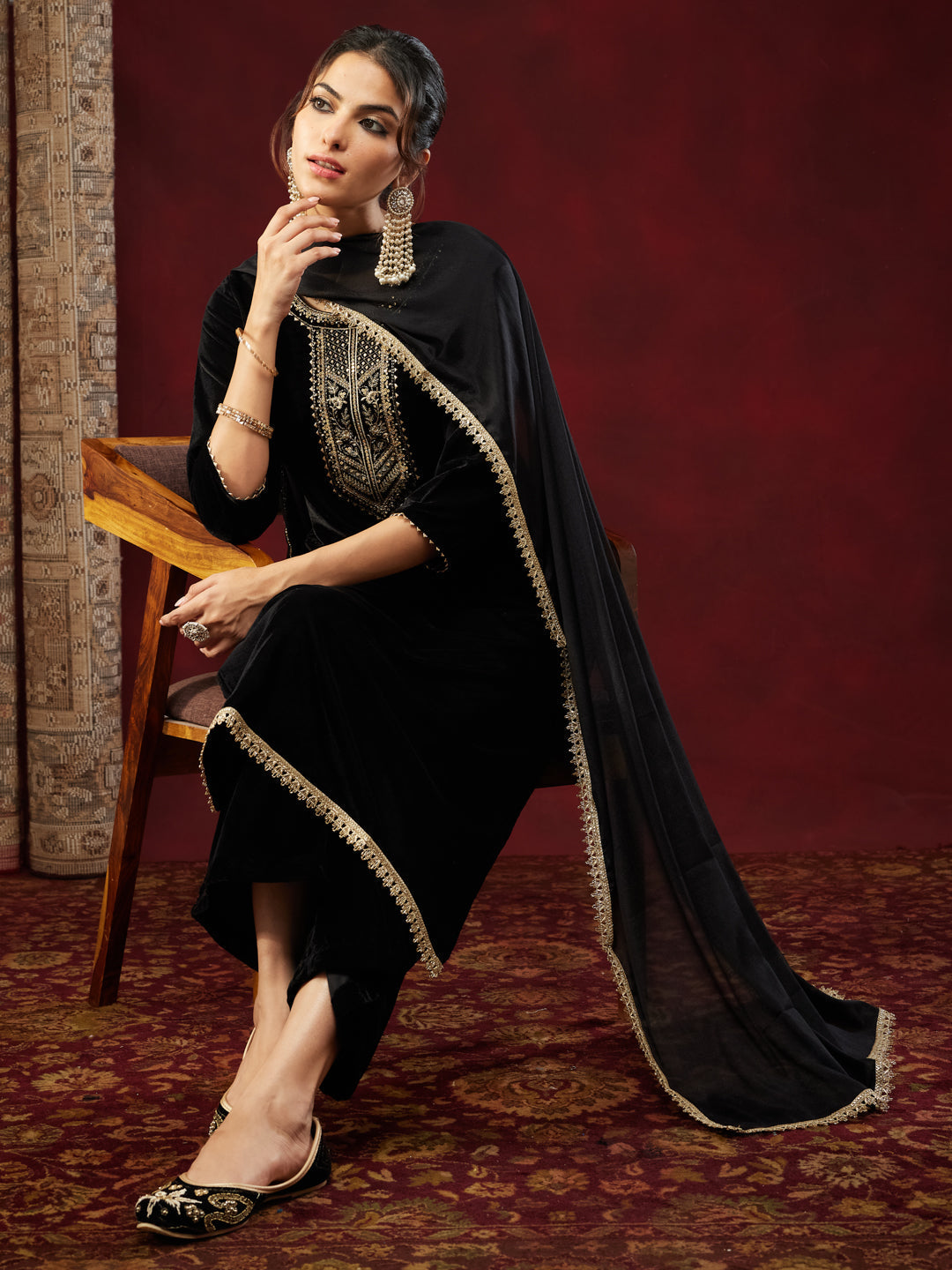 Janasya Women's Black Velvet Zari Yoke Embroidered Straight Kurta Set